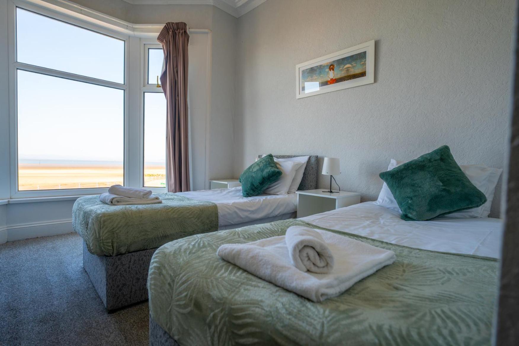 The Clifton Seafront Hotel Моркем Екстер'єр фото
